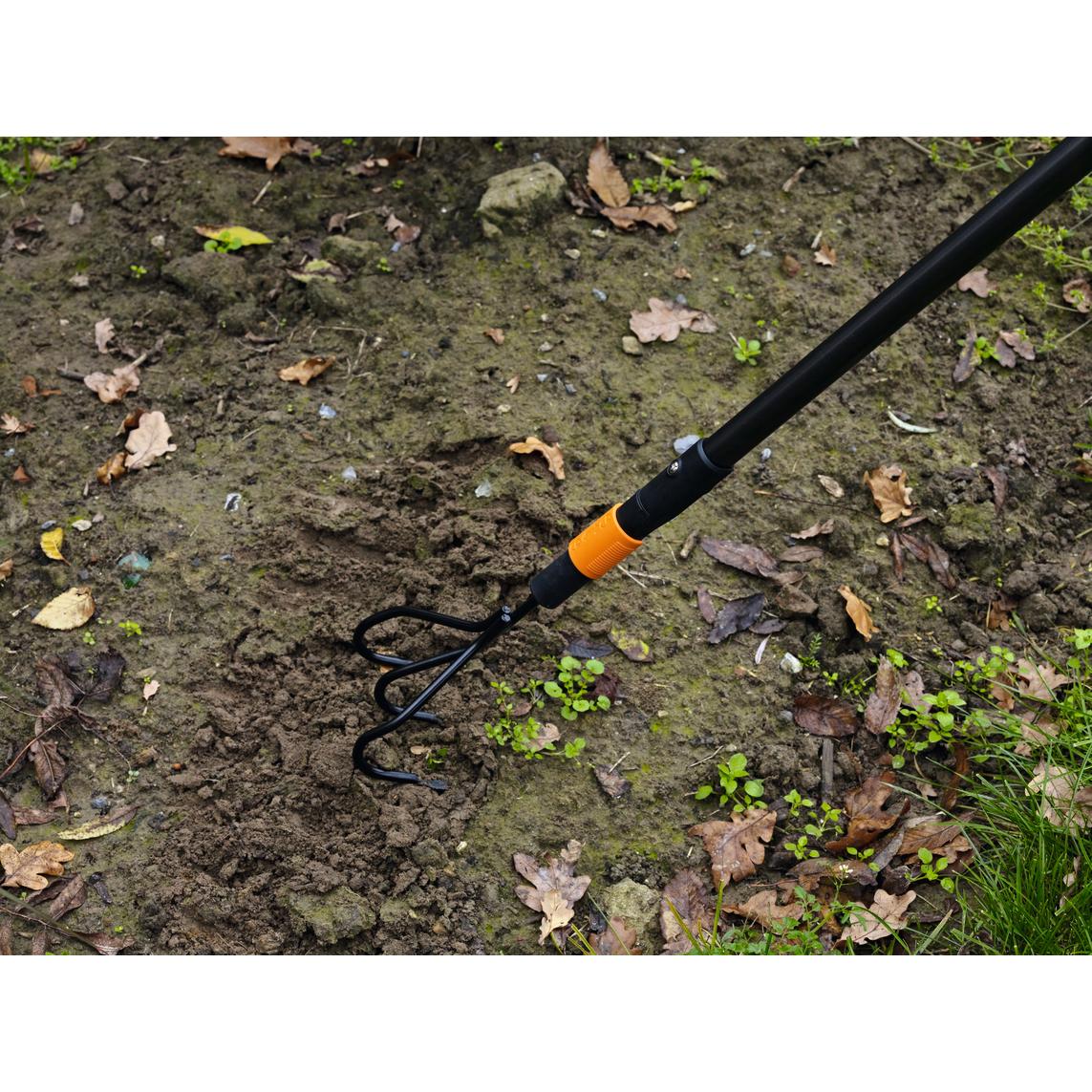 QuickFit-cultivator met 3 punten van Fiskars