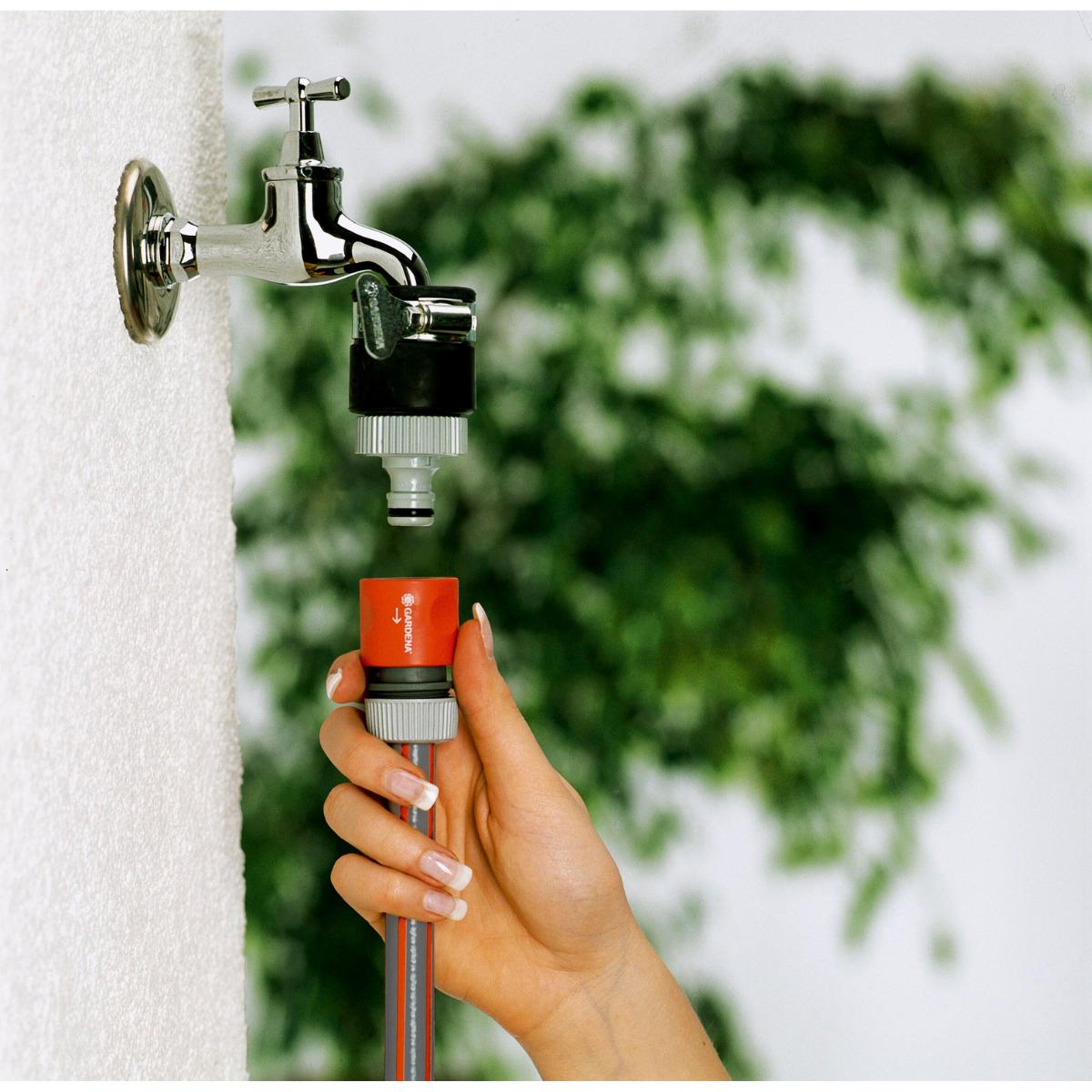 Adaptateur universel pour robinet sans filetage Gardena