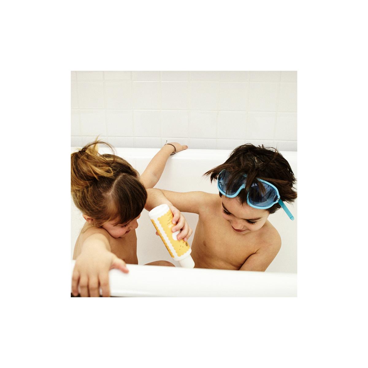 Carelia Bath Gel & Shampoo 200 ml