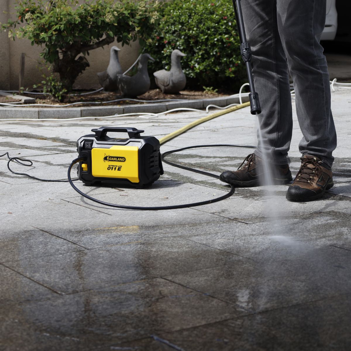 Ultimate Lite 011E-V23 Garland Compact Pressure Washer