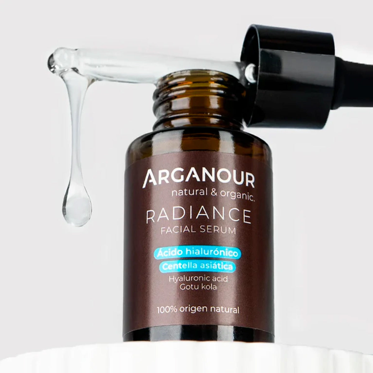 Serum do twarzy Radiance z kwasem hialuronowym i wąkrotką azjatycką Arganour 30 ml