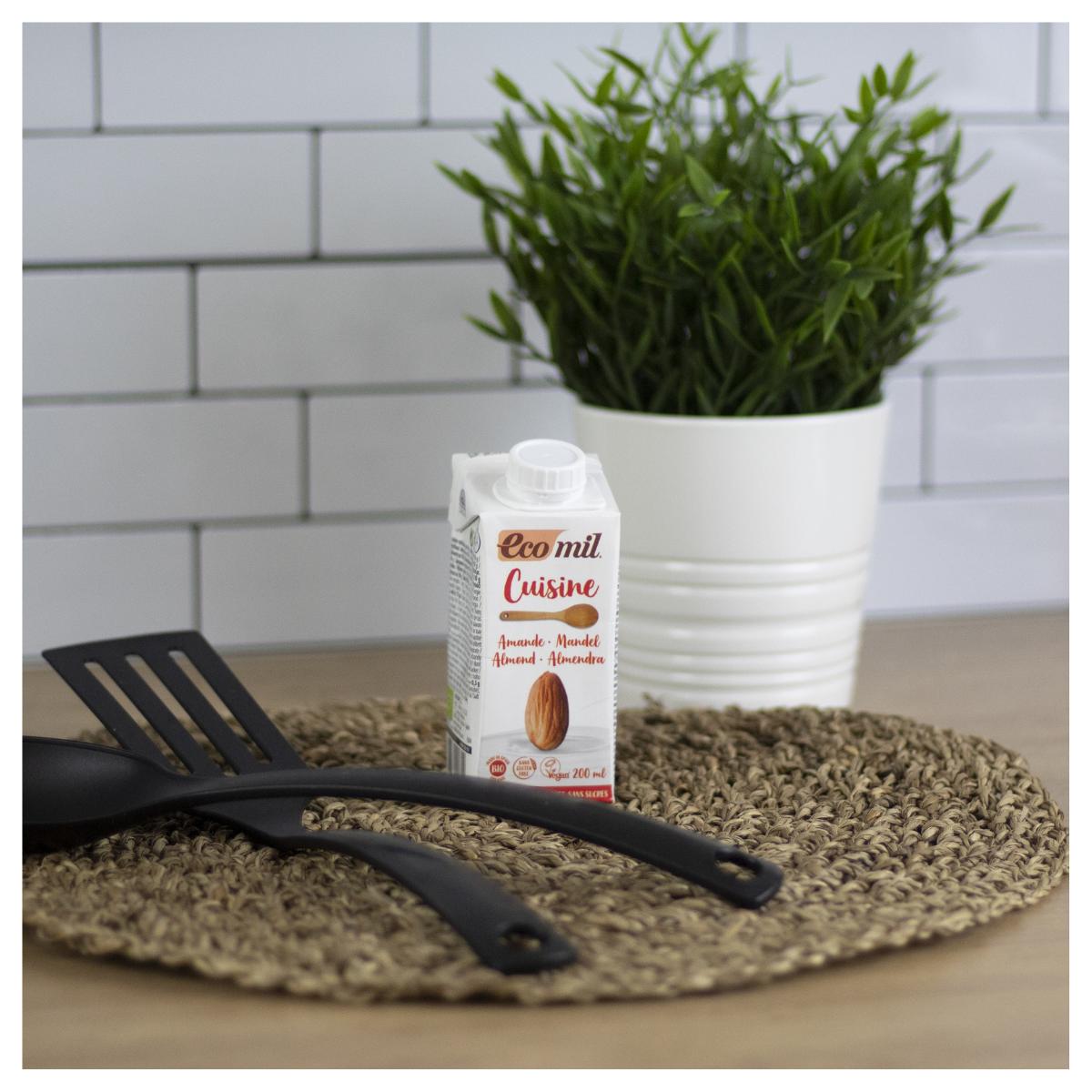 Bezcukrowy krem roślinny z migdałów Bio Cuisine Nature Ecomil 200 ml